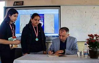 Sarıgöl’de yazar-öğrenci buluşması büyük...