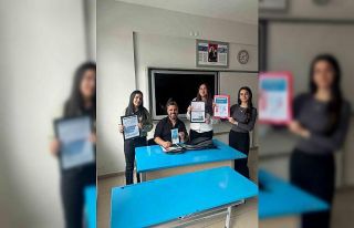 Şehit Nazmi Anadolu Lisesi, münazara yarışmasında...