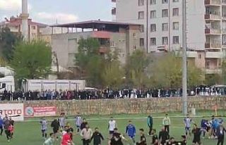 Siirt’te amatör maç sonrası saha karıştı