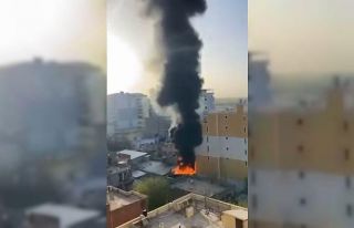 Siirt’te boş alanda bulunan plastik malzemeler...