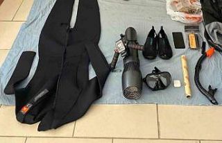 Sisam Adası’na denizden sualtı scooter ile geçmeye...