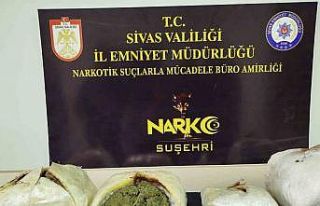 Sivas’ta 5 kilo 100 gram esrar ele geçirildi