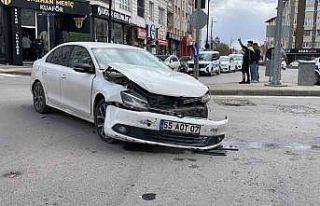 Sivas’ta araçlar çarpıştı, bir kişi yaralandı