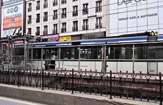 Sultangazi’de tramvay seferleri durdu, yoğunluk...