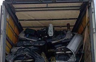 Takip sistemi kapatılan yabancı tırdan gümrük...