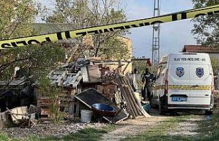 Tartıştığı eşini av tüfeğiyle öldürüp intihar...