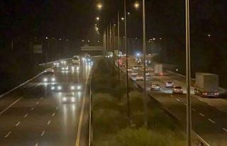 Tatil dönüşü otoyolda akıcı yoğunluk başladı