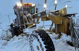Tatvan’da 3 köy yolu ulaşıma kapandı