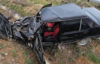 Tavşanlı’da Tofaş otomobil su kanalına uçtu:...