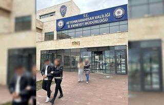 Telefon dolandırıcılığı yapan 2 kişiden biri...