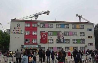 Toz, toprak ve vinçlerin arasında 2 yıldır zorlukla...