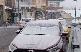 Tunceli’de nisan ayında kar yağışı