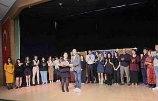 Turgutlu’da sahnelenen ‘Yakından kumanda 2’...