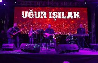 Uğur Işılak Karabük’te sahne aldı