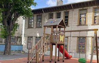 Üsküdar’da anaokulu deprem sonrası hasar gördü