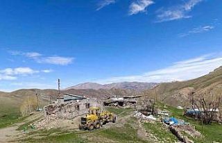 Van Büyükşehir Belediyesinin yol ve altyapı çalışmaları...