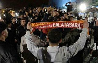 Van’da Galatasaraylı taraftarların derbi sevinci
