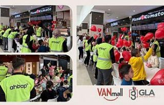 Vanmall AVM, sevgi evlerinde kalan çocukları ağırladı