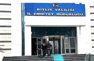 Yabancı uyruklu şahsın ayakkabısından uyuşturucu...