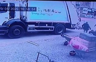 Yaşlı adamı ezen çöp kamyonu şoförü adli kontrolle...
