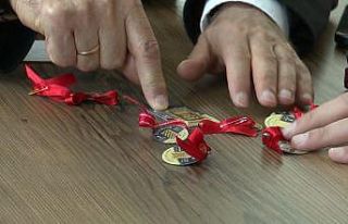 Yaşlı çiftten insanlığa ’altın’ dokunuş