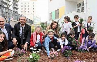 "Yeşil Okullar ve Doğanın Genç Savunucuları...