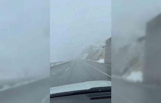 Yüksekova-Van karayolunda yoğun kar yağışı