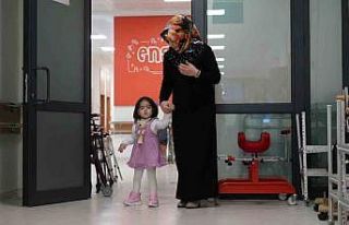 Yürüyemez dediler, ilk adımlarını engelsiz attı