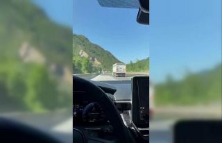 120 kilometre hızla gitti, önündeki tıra yetişemedi