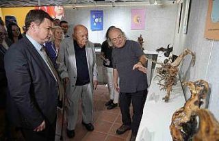 14 yıl boyunca dağdan topladığı eserlerle sergi...