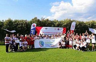 160 özel sporcu İzmir Bayındır’da yeşil sahada...