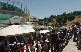 22. Akdamar Çocuk ve Gençlik Tiyatroları Şenliği...