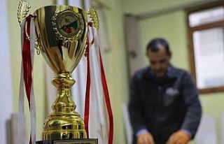 60 yaşında Türkiye Bilardo Şampiyonu mesleğiyle...