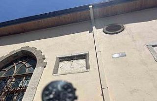 616 yıldır güneş ışığı ile namaz vakitlerini...