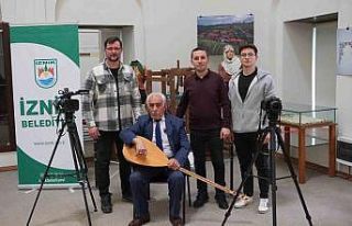 65 yıldır sazı ve kalemi elinde