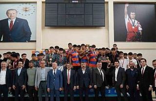 77 okuldan 4 bin 50 öğrenci sporla buluştu