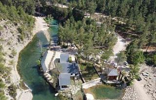 Adana sıcağından kaçan Yedigöze tabiat parkında...