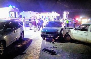 Adıyaman’da, iki otomobil çarpıştı: 5 yaralı