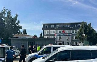 Adliye önünde taşlı sopalı kavga: 5 yaralı