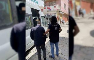 Afyonkarahisar’da 6 yabancı uyruklu şahıs sınır...