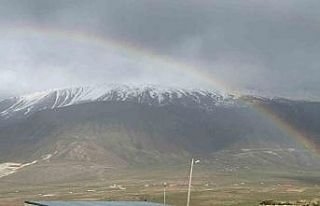 Ağrı Dağı eteklerinde gökkuşağı güzelliği