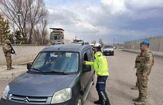Ağrı’da jandarmadan geniş çaplı trafik denetimi:...