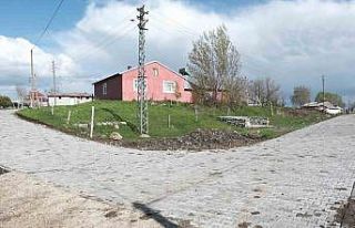 Ağrı’da Yolluyazı köy içi yoluna 3 bin metrekare...