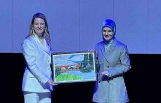 Aile ve Sosyal Hizmetler Bakanı Mahinur Özdemir...