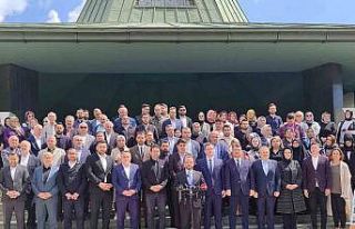 AK Parti’den Adnan Menderes Anıt Mezarı önünde...