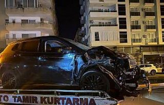 Alanya’da alkollü sürücü park halindeki araçlara...