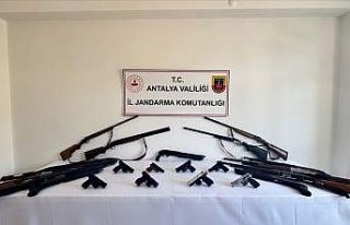 Alanya’da çok miktarda silah ve mühimmat ele geçirildi