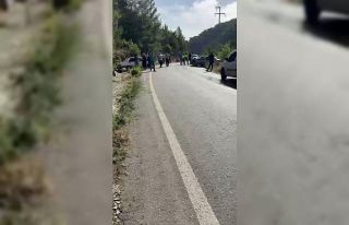 Alanya’da iki otomobil çarpıştı: 3 yaralı