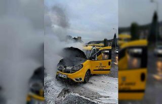 Alanya’da seyir halindeki otomobil alev aldı