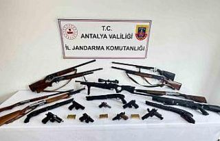 Alanya’da silah kaçakçılarına eş zamanlı operasyon
